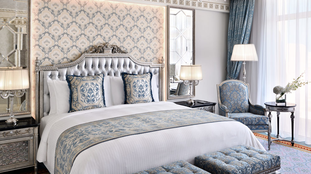 Emerald Palace Kempinski Dubai &copy | Platinum Bedroom