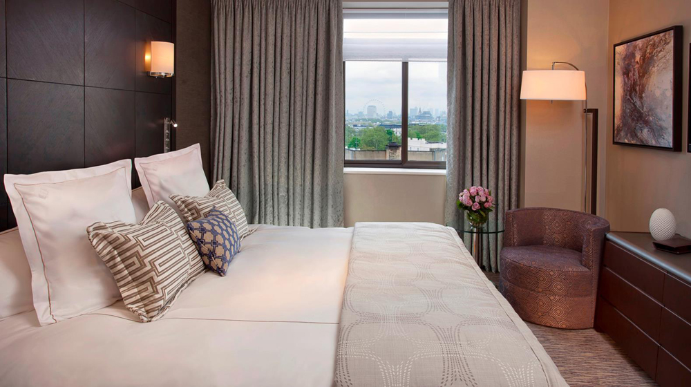 Jumeirah Carlton Tower | Guest room