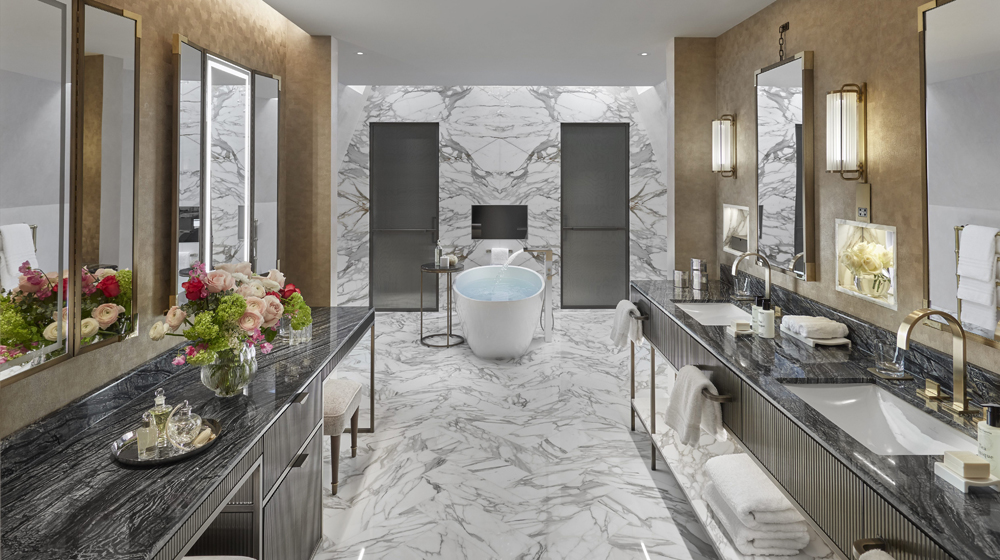 Mandarin Oriental Hyde Park, London | Penthouse Suite Bathroom
