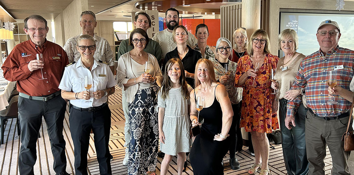 Lindblad Antarctica famil