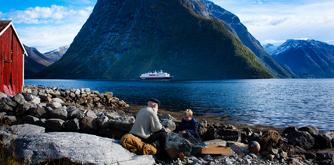 Hurtigruten season